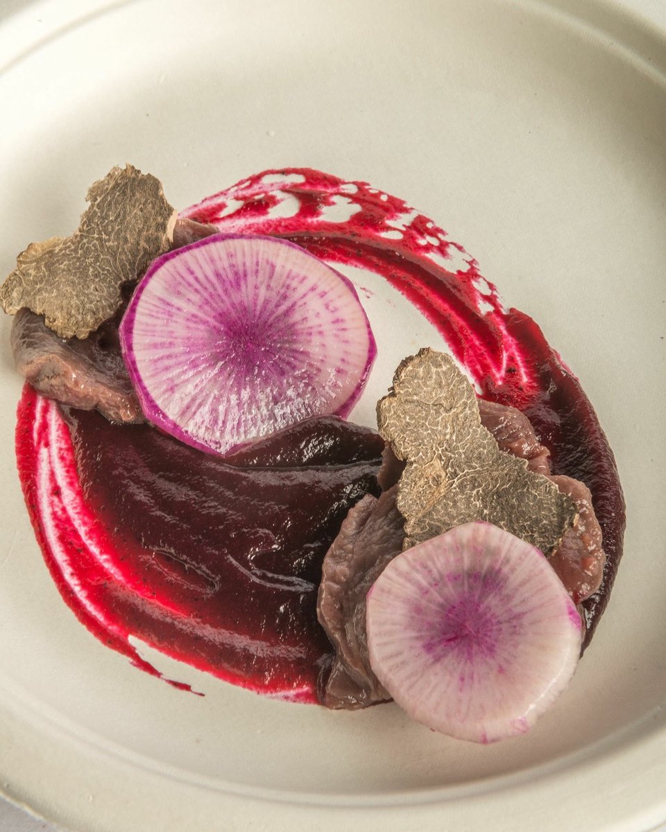 carlo_spinelli's tweet photo. Hare and turnips (and truffle) by topchef @RibaldoneChef at @DueBuoi in #Alessandria!! 😍🐇🎉#foodporn #italy #michelin #travel https://t.co/1Y1QOHpmz3