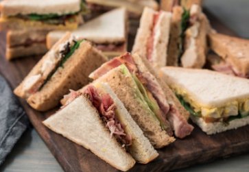 OfficeServeUK's tweet photo. Our delivery service is perfect for your working #lunches, events and #meetings. Order now: https://t.co/rtvQuHp9wY https://t.co/JgAPaFSk4b