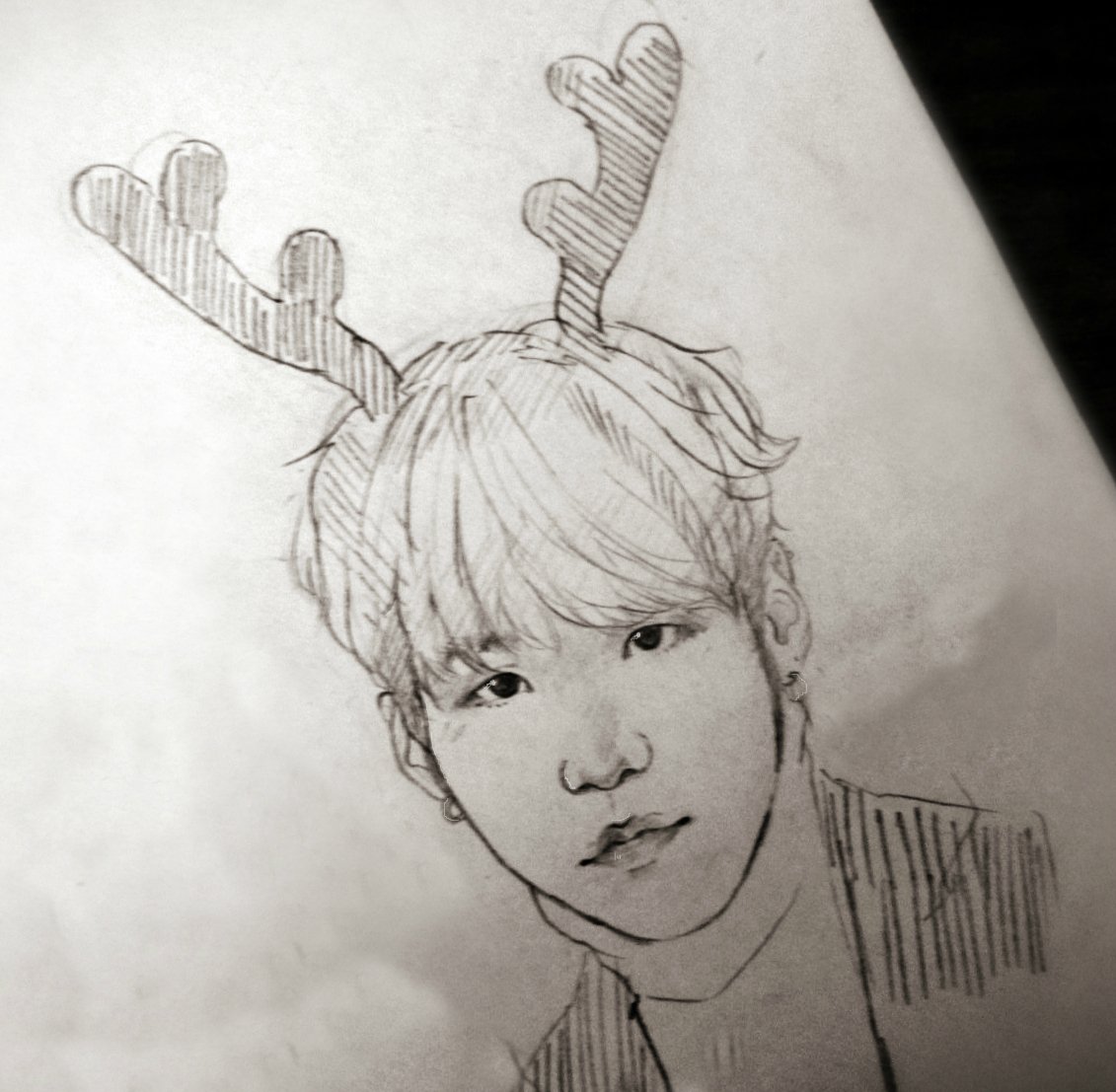 WillFort_c_'s tweet photo. I know how to show NO signs of life. I really know how :")
#TeamBTS 
Time for New Year drawings...I guess.... https://t.co/tuBrx7BjCH