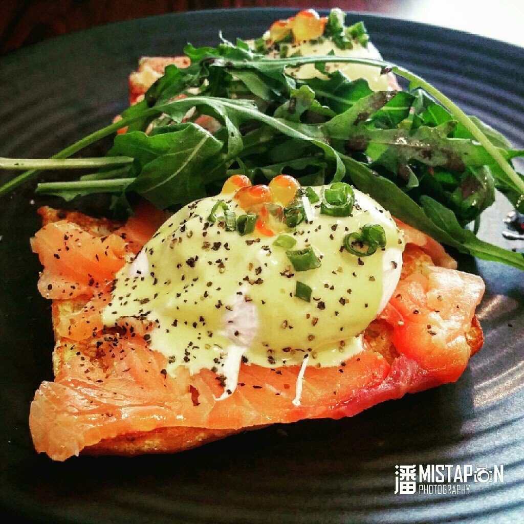 mistapoon's tweet photo. Smoked Salmon + Egg Benny 🐟 + 🍳 yummy 
#throwback #salmon #explorejb #jb #johorbahru #johor #cafehopping #cafe #foodstagram #foodie #food... https://t.co/6sKhlUeqjn