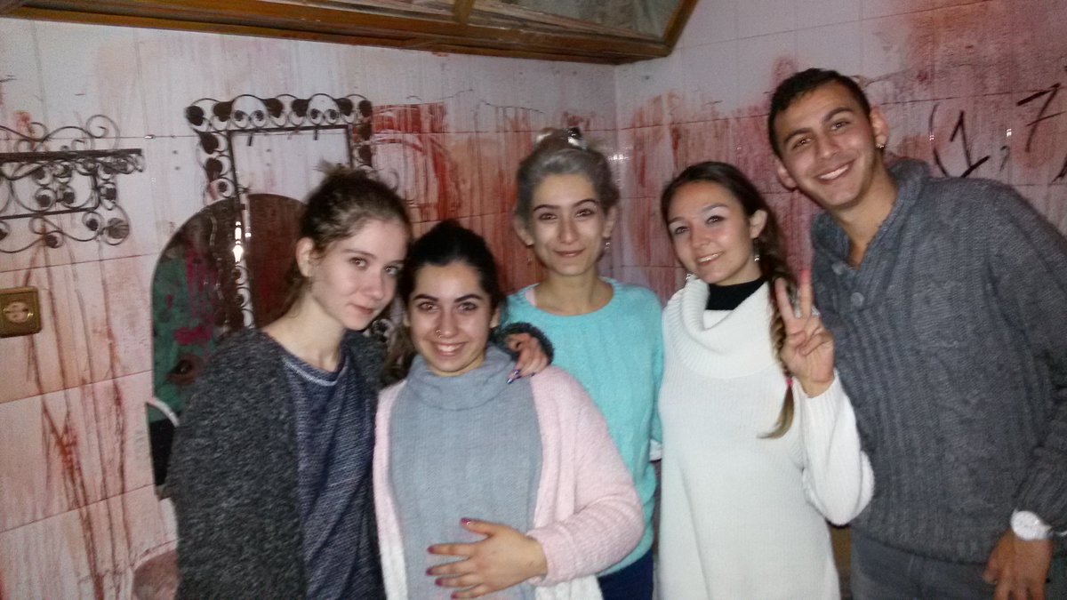 Katil Ressamın evinden kaçmayı başardılar. Tebrikler. #korku #katilressam #evdenkaçışoyunu #korkuevi #Ankara