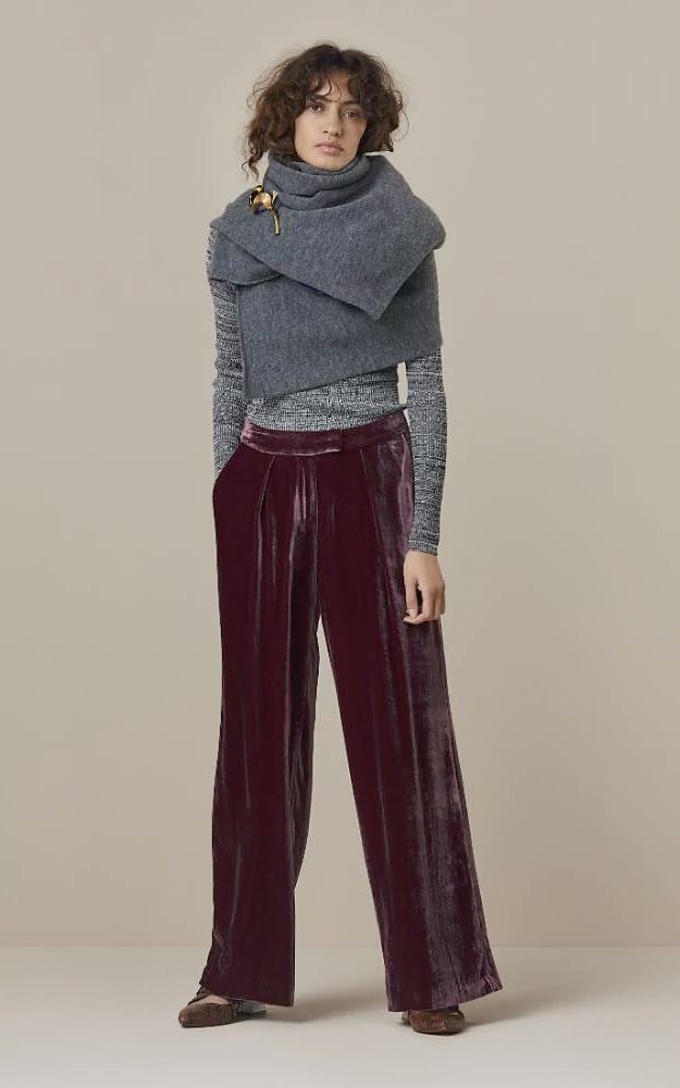 TeleFashion's tweet photo. How to master the art of layering your clothes #styleresolutions https://t.co/FgWdmNjvON https://t.co/5OThVGNx8L