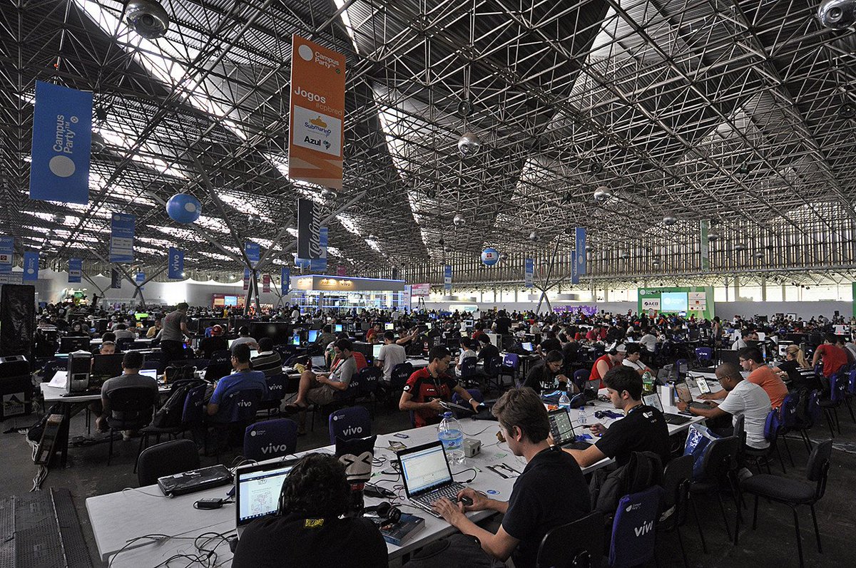 chiviondesign's tweet photo. Yo también compartí en la #CampusParty https://t.co/fVT57chMlp #FelizJueves https://t.co/S8hxEpyrdV