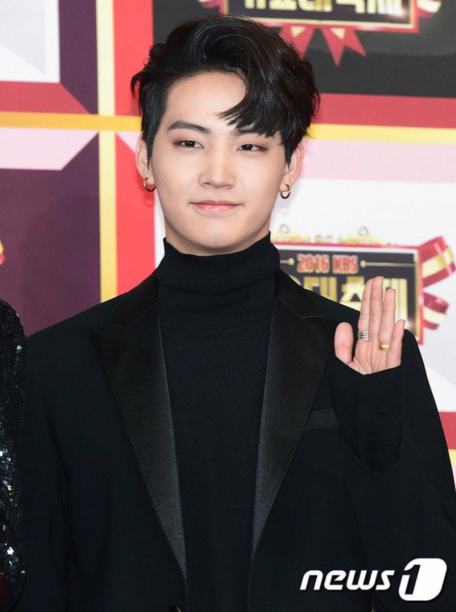 kor_celebrities's tweet photo. 「GOT7」JB、「2016 KBS歌謡大祝祭」フォトウォールイベントに出席。＠ソウル・汝矣島（ヨイド）KBS 「GOT7」のまとめLIVE： https://t.co/cENUodpe6N https://t.co/5Ikh3hC2F8