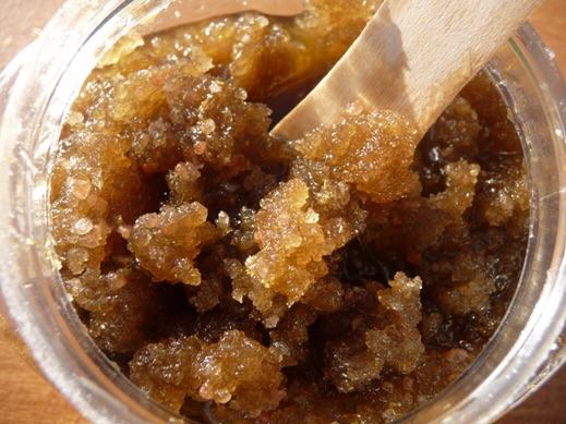 HOMEMADE FACIAL SCRUB: Mix the #Sugar crystals with your favorite massage oil to make a paste. Scrub on your face, rinse, wash as usual.
