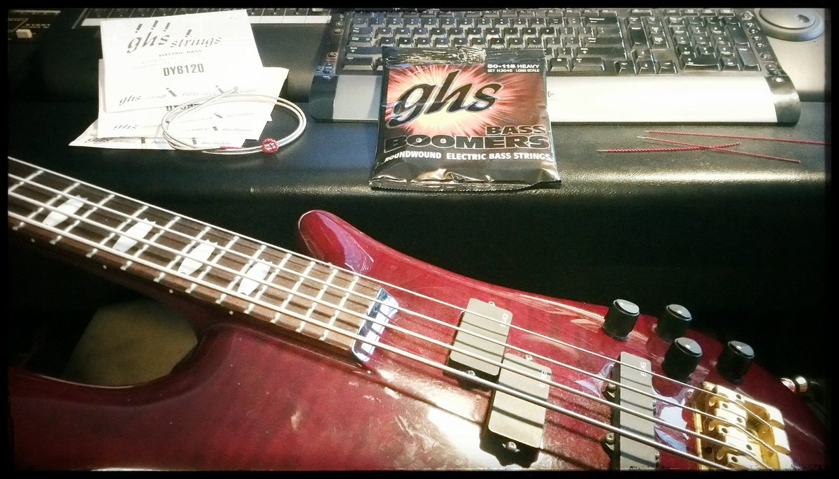 MikeOrlando1's tweet image. Bass tracks are almost complete on the new @AdrenalineMob album down here @ Sonic Stomp Studios.. of course w/ @ghsstrings Bass Boomers! \m/