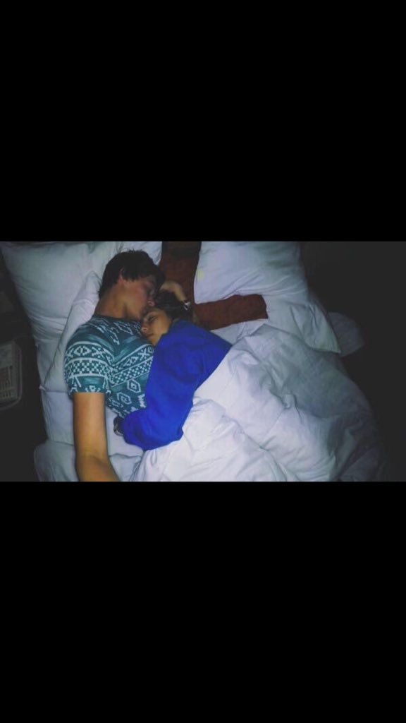 jkhale8's tweet photo. Bae wya 😍😘 https://t.co/8i0cybg0ey