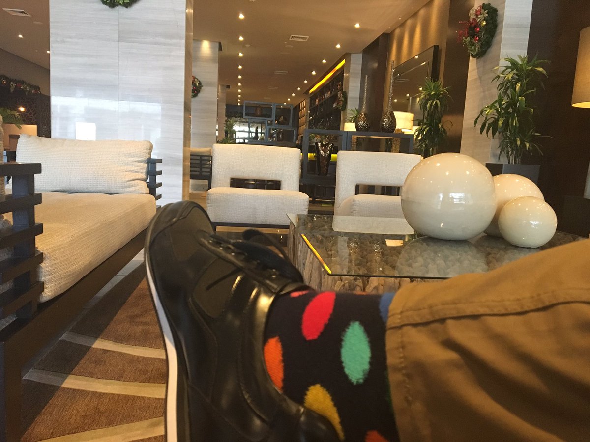 Hello #civilization. <a href="/westinpanama/">The Westin Panamá</a> Esa lobby es brutál. #ptygringo