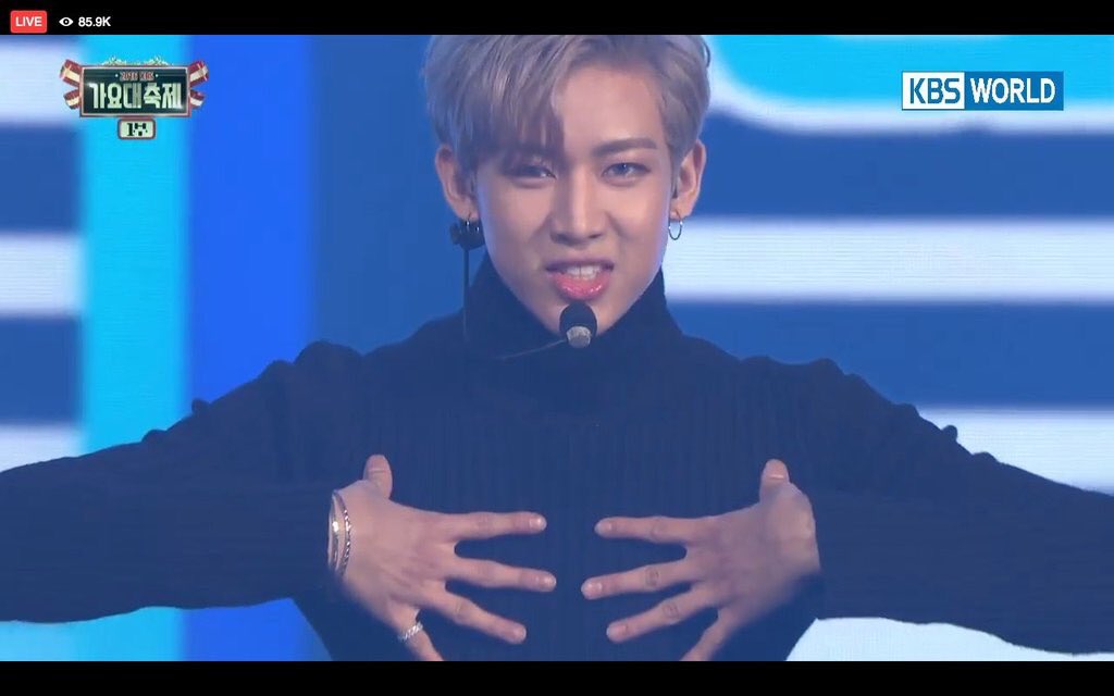 TonyKapook's tweet photo. คุยกันทุกวัน มันเลยเหมือนกันขึ้นทุกวันไง #WonBam #Wonho #BamBam https://t.co/FDh5Fn4sGW