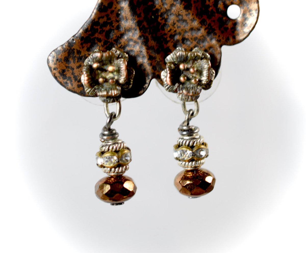 ShopMaddieandMe's tweet photo. Boho Dangle Earrings, Silver Earrings, Copper, Antiqued Silver, … https://t.co/BqBQ8EsBb7 #BohoStyle #DangleEarrings https://t.co/DgLFweEHWw