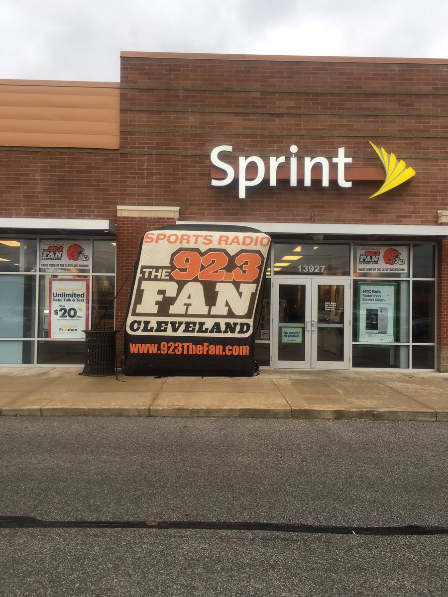 Come meet Anthony Lima from 92.3 The Fan from 12-2pm today!! at 13927 Cedar Rd South Euclid. @SportsBoyTony @powerregionwins @MartyHayes11