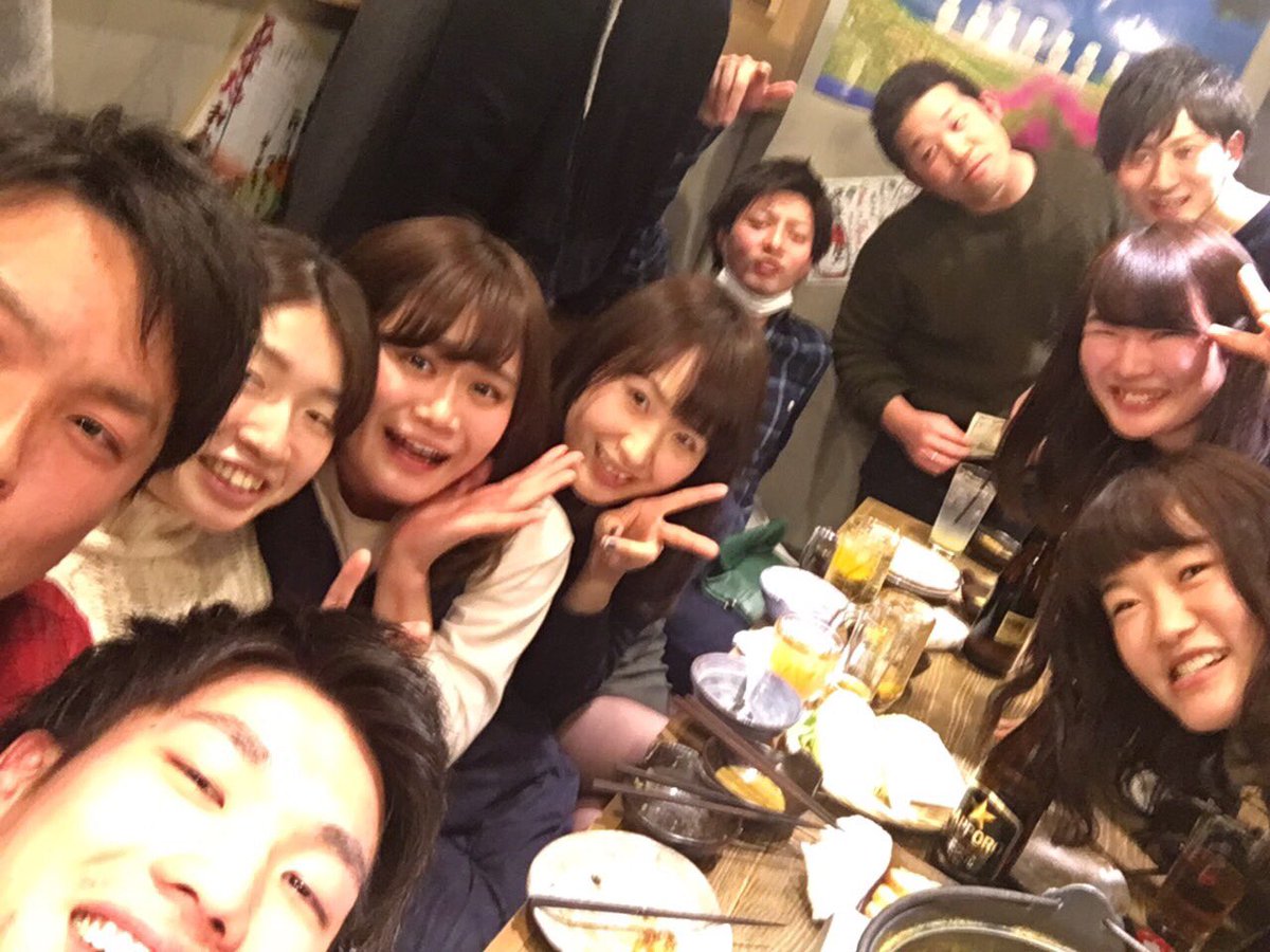 azuma4625's tweet photo. 飲んでるゆーすけから電話きて、明日の仕事納めのモチベーションがだだ下がり。そういえば去年の新年会は恐ろしく楽しかったなぁ。 https://t.co/EjTSsBHWsM
