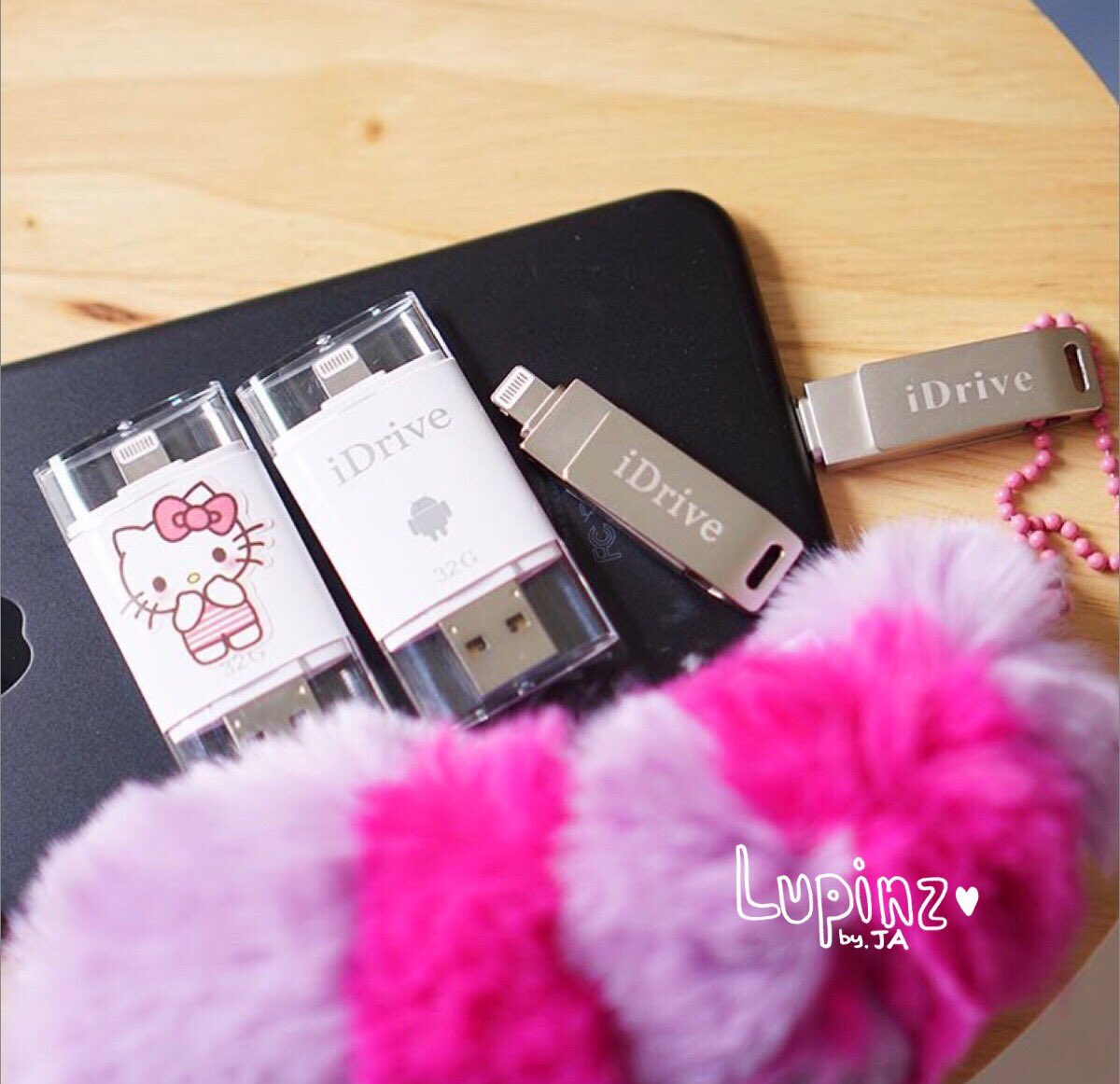 LupinzSH's tweet photo. พร้อมส่ง 🚂
iDrive 32GB สำหรับเซฟ
รูป เพลง งานต่างๆ
📍 ios = 990 
📍 ios+android (2in1) = 1,040
ฟรี EMS ทุกรุ่น
💛 รับประกัน 3 เดือน
#LupinzCase https://t.co/8YIEHtGS0U