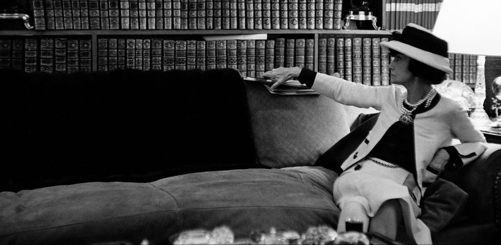 Thesecretp's tweet photo. "CULTURE CHANEL: the Woman Who Reads", Venice...to reveal, much like a library, the aesthetic vocabulary of Coco Chanel. Fabulous🐚 https://t.co/TgLWKPRxM3