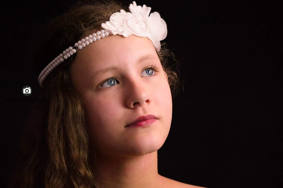 VickiWatto's tweet photo. My beautiful daughter.
#photography #PhotoOfTheDay #photographerlife #Daughter #fashion #Accessories #studio #greacious #beauty #tween https://t.co/SrmfrQiqc7