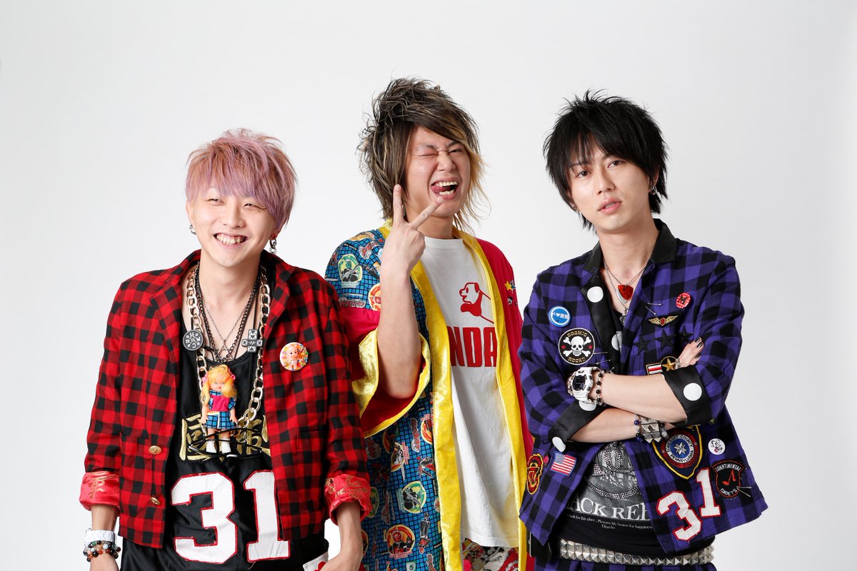 bakuonkozo_sho's tweet photo. みんなずっとついてきてくれて本当にありがとう！！
僕らとみんなが揃ってブレインコミックス！
本当にありがとう！！！

#ブッコミ　#ブレインコミックス https://t.co/nUp5iRKkMU