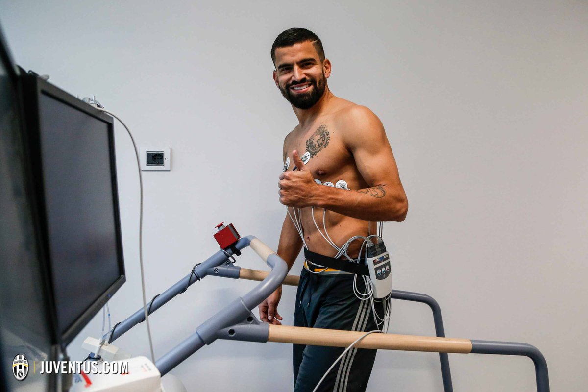 juventusfcen's tweet photo. Tomas #Rincon completes Juventus medical! https://t.co/hdYfMj39ya 

Photos from the Venezuelan's first day in Turin: https://t.co/BZGIL9oKJ8 https://t.co/3LBRu2Y43Z
