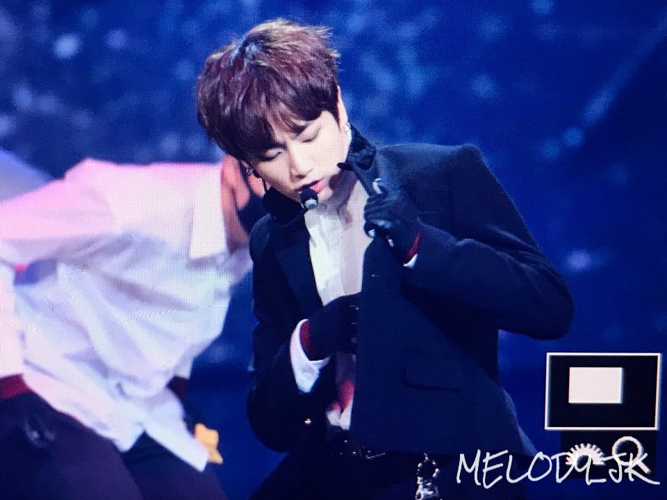 _MELODYJK's tweet photo. PREVIEW 16129 🗣KBS 가요대축제

🙈🙈💗💗💗

#방탄소년단 #防弾少年団 #전정국 #정국 #JUNGKOOK #BTS @BTS_twt https://t.co/tWSz0gcZHw