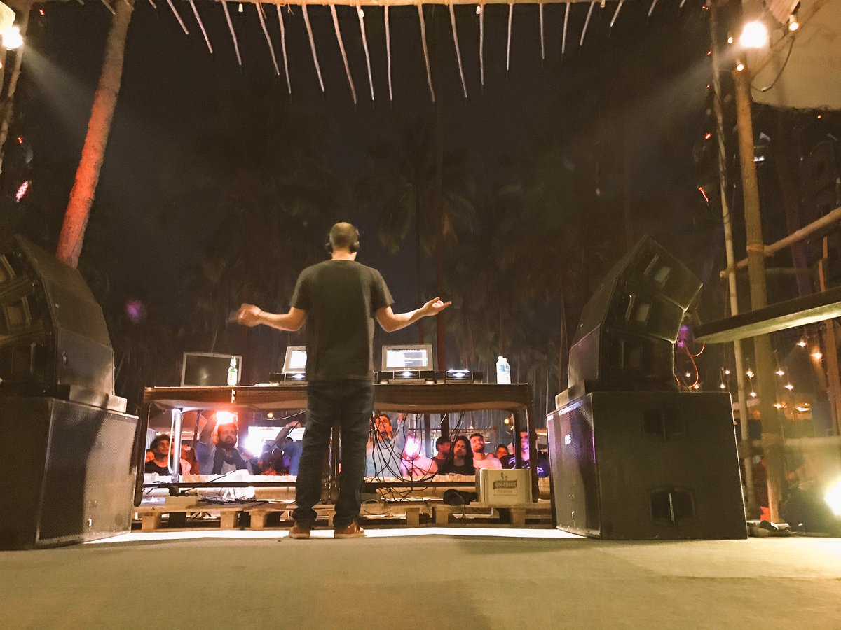 wonderwall_fest's tweet photo. .@Cubicolormusic laying down the tunes and how. 

The crowd is lapping it up. 

#GoanChill https://t.co/91mUpnxWUl