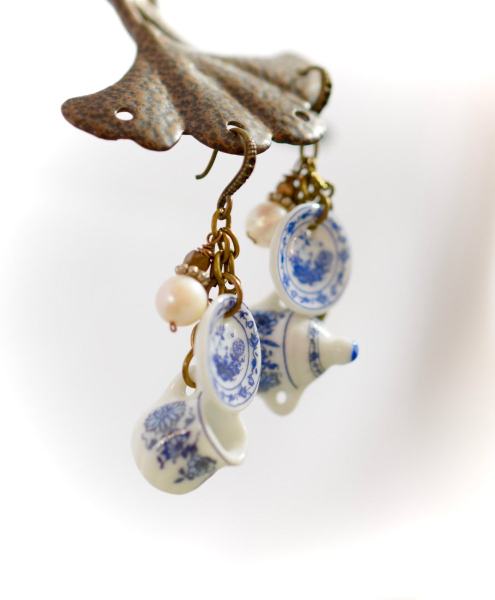 ShopMaddieandMe's tweet photo. Tea Set, English Tea, Tea Time, Tea Party, Pearl, Earring… https://t.co/UZd6rKFVZL #UniqueJewelry #TeaPartyAccessory https://t.co/GWvCnGKE2V