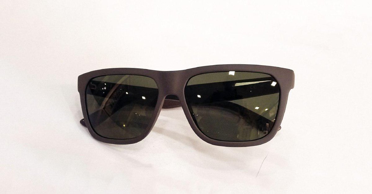 Glocalia's tweet photo. HOla, HOla!!!👋🏻 #HuercalOveraRegala tiene nuevos regalos: Gafas Moschino, Lacoste y mucho más! Consíguelos GRATIS en https://t.co/CikiFP8WYe https://t.co/VTJ5W8yvkk