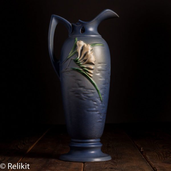 Relikit's tweet image. Nothing like fresh #flowers to brighten up the gloomy winter! #Roseville #vase w delicate white Freesias. #vintage
relikit.com/product/rosevi…