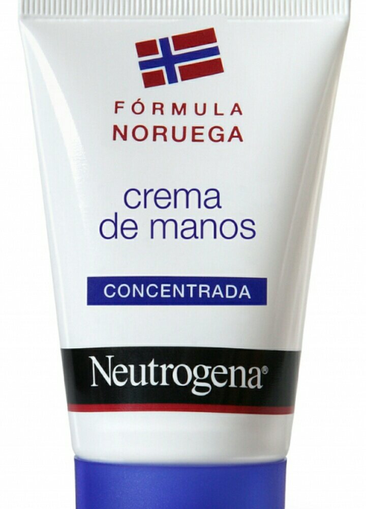 eeestheeer_'s tweet photo. ¿Neutrógena regala abrigos comprando su producto? https://t.co/XXxRWK7FiA