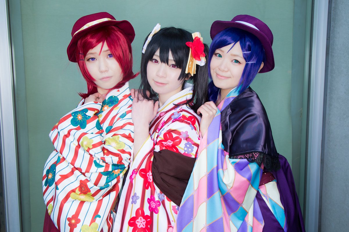 arke_cos_camera's tweet photo. 【コミケ1日目速報】ラブライブ 大正ロマンver.
真姫:おーし @oshi04 さん
にこ:パッシュー室井 @psmr1006 さん
希:える @tomox2N さん
大正ロマンいい!!お三方ともきらきらしていて素敵でした(´▽`*)
#C91 #C91コスプレ #pp_orb https://t.co/0xmPxd9Uka