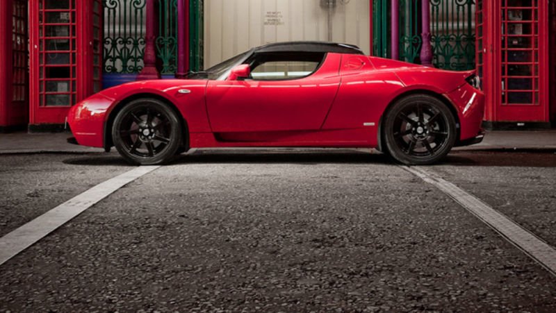 Jalopnik's tweet photo. Elon Musk tweets that the Tesla Roadster will be back eventually https://t.co/eilmAFoTXW https://t.co/aNk1F6ZzCe