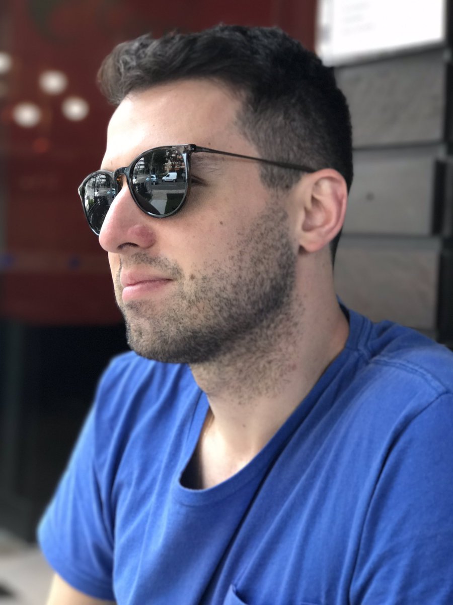 eduardoscola's tweet photo. Sobre estar de férias e não saber a utilidade do barbeador! #vacaciones #barbasim https://t.co/H7H2MxNHUQ