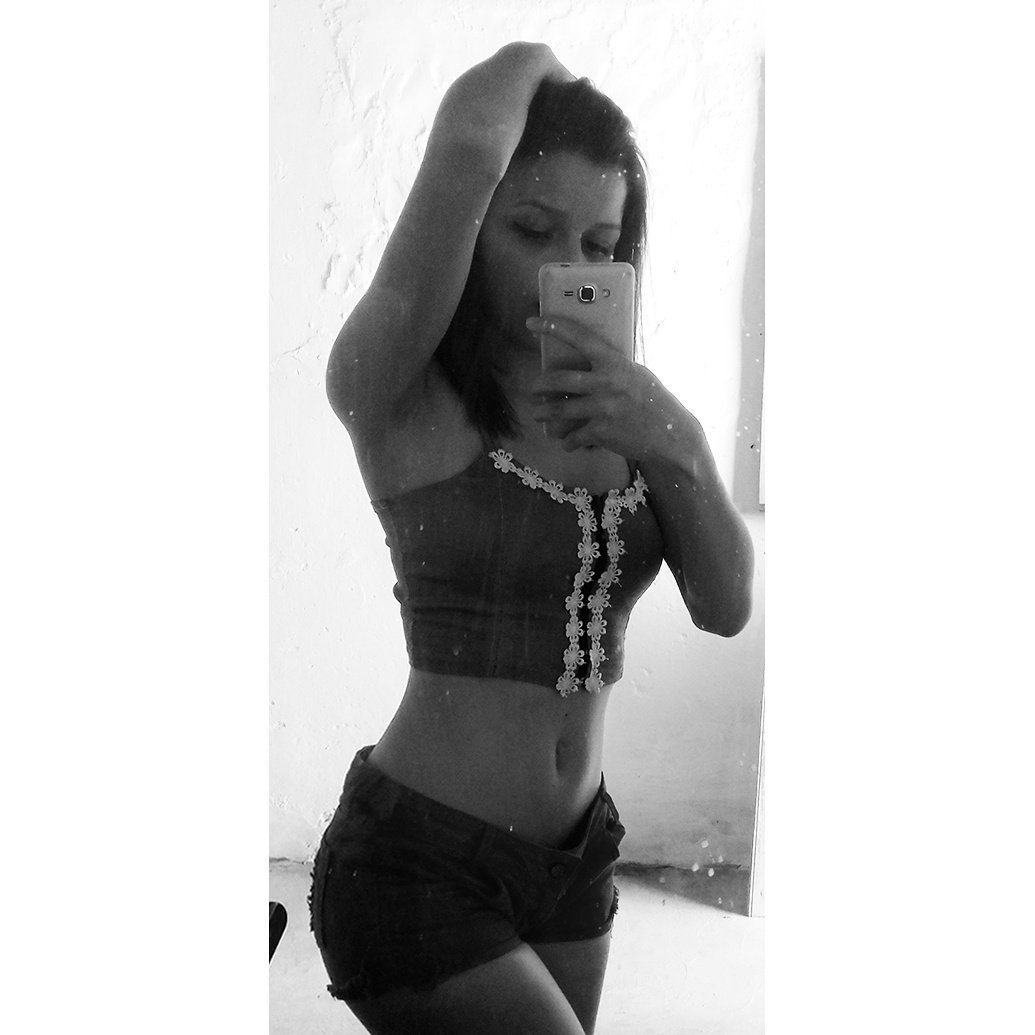 CarleneSy_'s tweet photo. Atualizando... https://t.co/D5PEc08ZOk