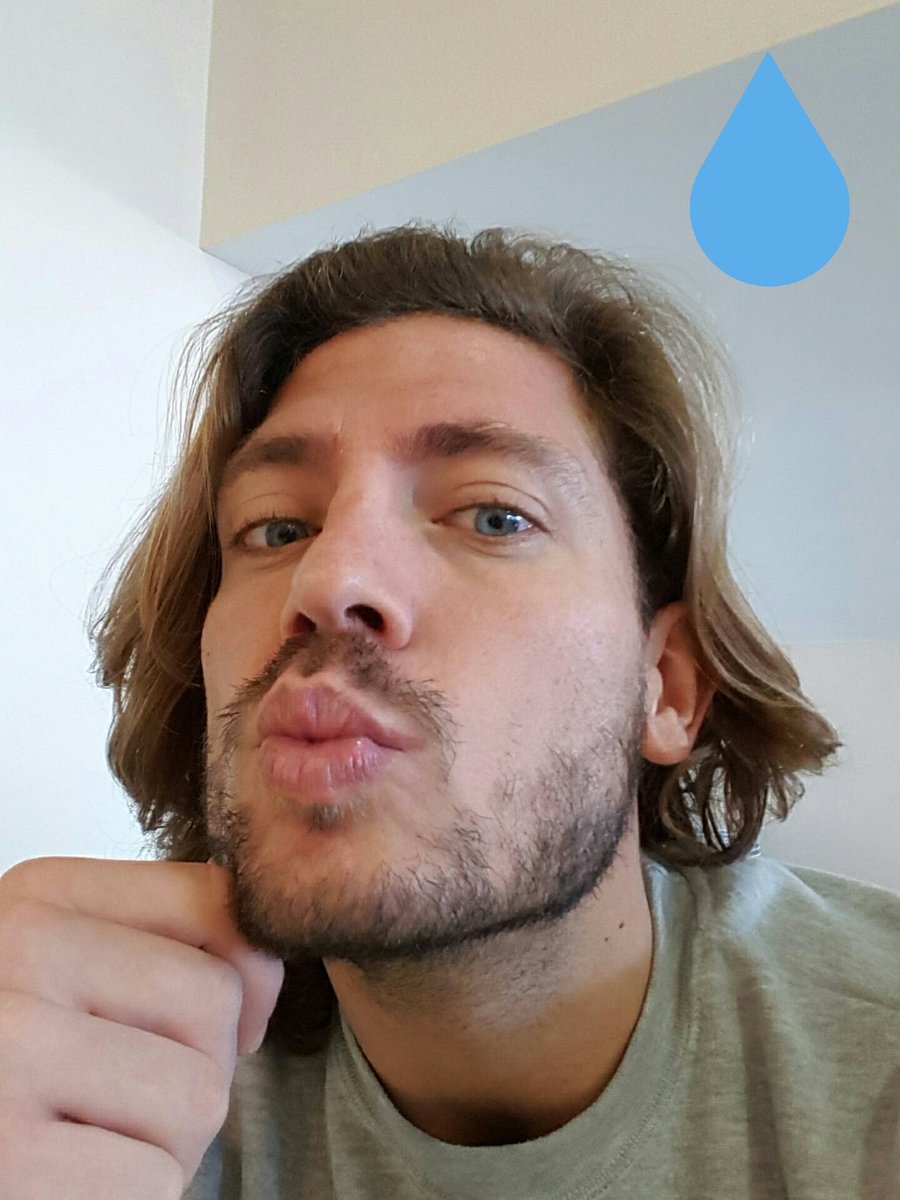 Aprovecho para mandarle un besito muy grande a <a href="/ClaraGH_17/">Clarita con limón 🍋</a> y dejar constancia que la quiero mucho pase lo que pase y le pese a quien le pese