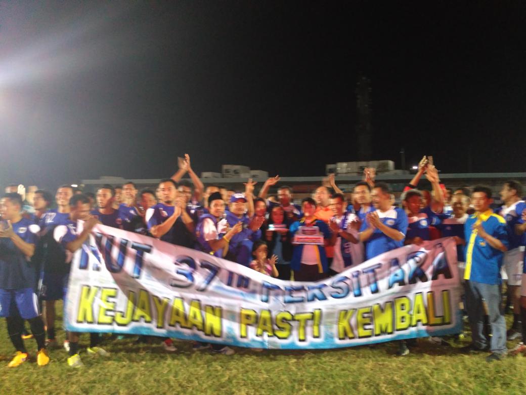 NJmaniaOnline's tweet photo. TrmKasih jg utk NJ mania, LVB, Kabo, Viking, Bonek yg hadir meramaikan, Hati" dijalan sups~ #Persitara37th #KembalikanK37ayaan #PersitaraDay https://t.co/Lbbb4oXBo2