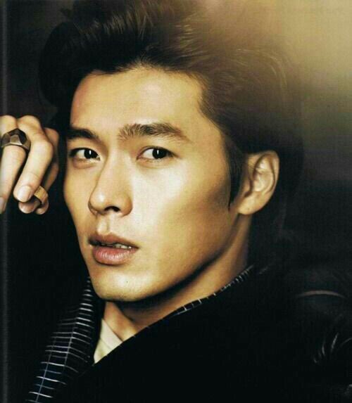 - الحساب العربي لاخبار الممثل هيون بين 
 ادعمونا برتويت ✨💙💙