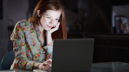 Hoe weet je of je een oplichter aan de datinghaak hebt geslagen? Wij vroegen het Incasso-advocaat Emma Holthuizen. - bit.ly/2iIyWDn