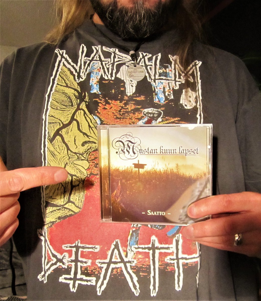 MuKuLa_Official's tweet photo. And here it is! Petes old Napalm Death t-shirt! #saatto #mustankuunlapset https://t.co/TZ5pkHf4JC