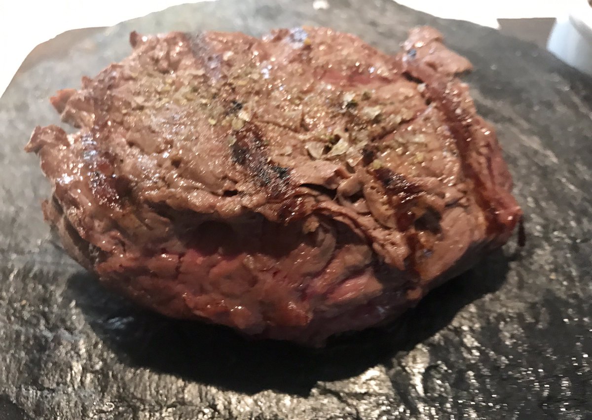 DucMantua's tweet photo. Deliciós dinar al restaurant #CalCofa, fan molt bé allò que porten tants anys fent. I amb una sala extremadament eficient i amabilíssima! https://t.co/fXZCEg4i3K