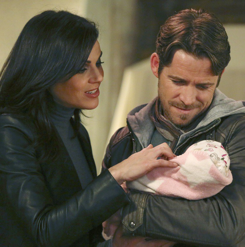 BestCouples_1's tweet photo. Robin Hood and Regina Mills | Once Upon a Time https://t.co/Dyz4D1LqG0