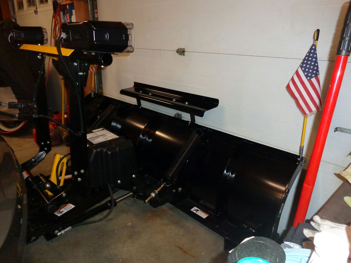 PlowFlowmaster's tweet photo. Another sweet install! Keep em coming! #snowplow #snoway #plowlife #plowtruck #stopoverheating https://t.co/qrdF0sfylI