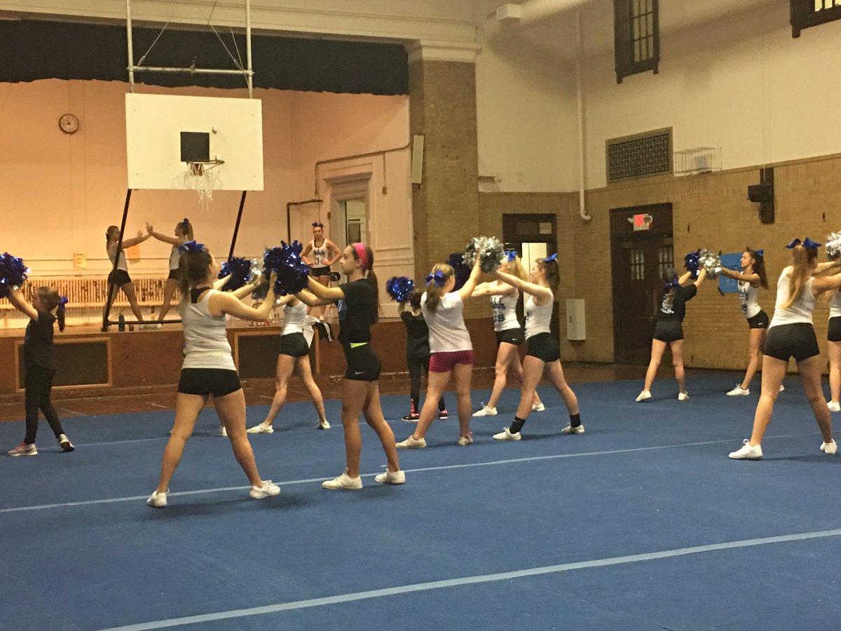 MHSVC_methuenhs's tweet photo. Day 2 of our youth clinic 💙🎀 #rangersinthemaking https://t.co/pJSueIRjib