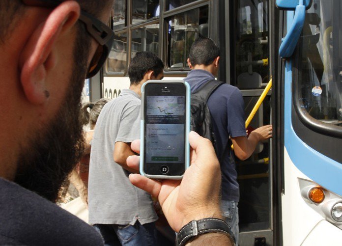 OficialJBr's tweet photo. GDF tem um ano para disponibilizar aplicativo que informe horário dos ônibus   https://t.co/eki3HB64rO https://t.co/TzaOiRdGeD
