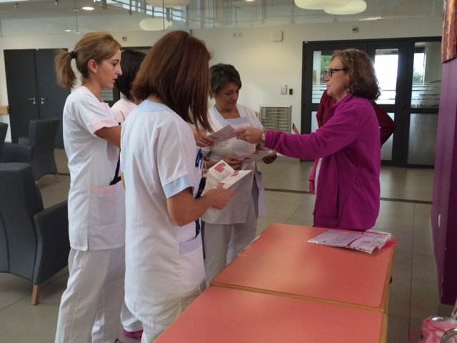 CHTHUIR's tweet photo. #Retro2016CHT 17/10 #OctobreRose @Depistages66 a informé l'ensemble du personnel hospitalier sur la prise en charge #cancer #sein #colon. https://t.co/PN6zLTPHo2
