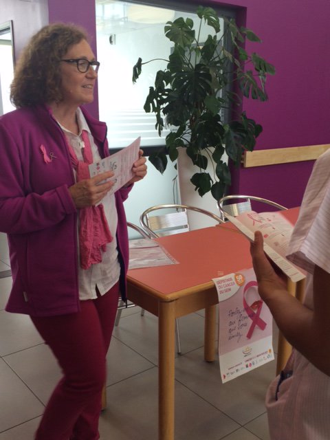 CHTHUIR's tweet photo. #Retro2016CHT 17/10 #OctobreRose @Depistages66 a informé l'ensemble du personnel hospitalier sur la prise en charge #cancer #sein #colon. https://t.co/PN6zLTPHo2