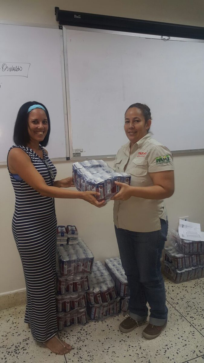 InsaiVeOficial's tweet photo. Garantizando el Bienestar de los trabajadores @insaioficial hace entrega de Café a Coordinadores de áreas en  Aragua https://t.co/JtkKZ0QhSa