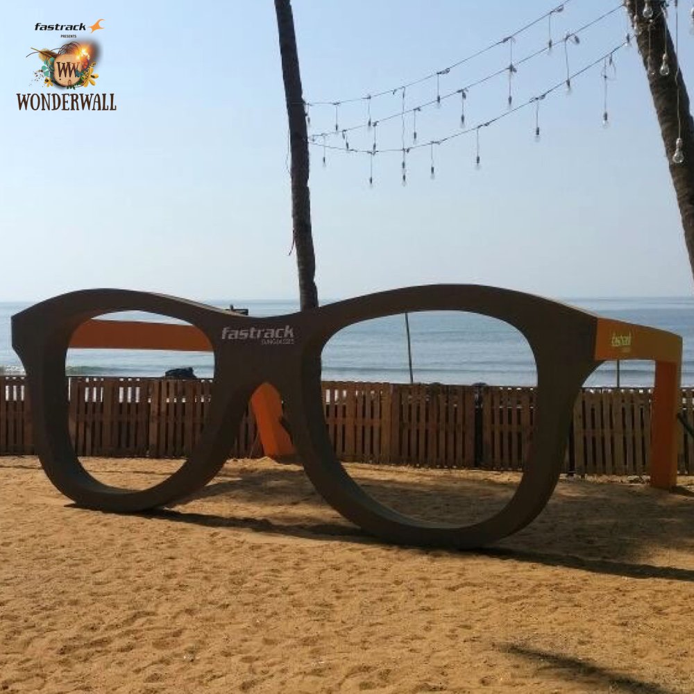 Fastrack's tweet photo. Congrats, @topyaps @djarmandogoa @HeidiSRV Head over to our stall at @wonderwall_fest to collect your pair of sunglasses. #GoanChill #MoveOn https://t.co/CuUm2bw0VE