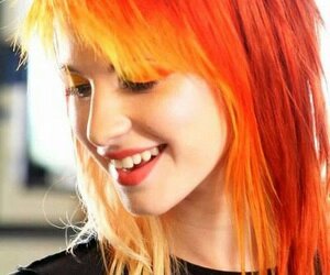 geralmarshall_'s tweet photo. Day 17.- Favorite Hayley Williams Hairstyle: Hayley en rojo/naranja. Creo que es su sello personal. #30DaysofParamoreChallenge https://t.co/0mYvZuKEkX