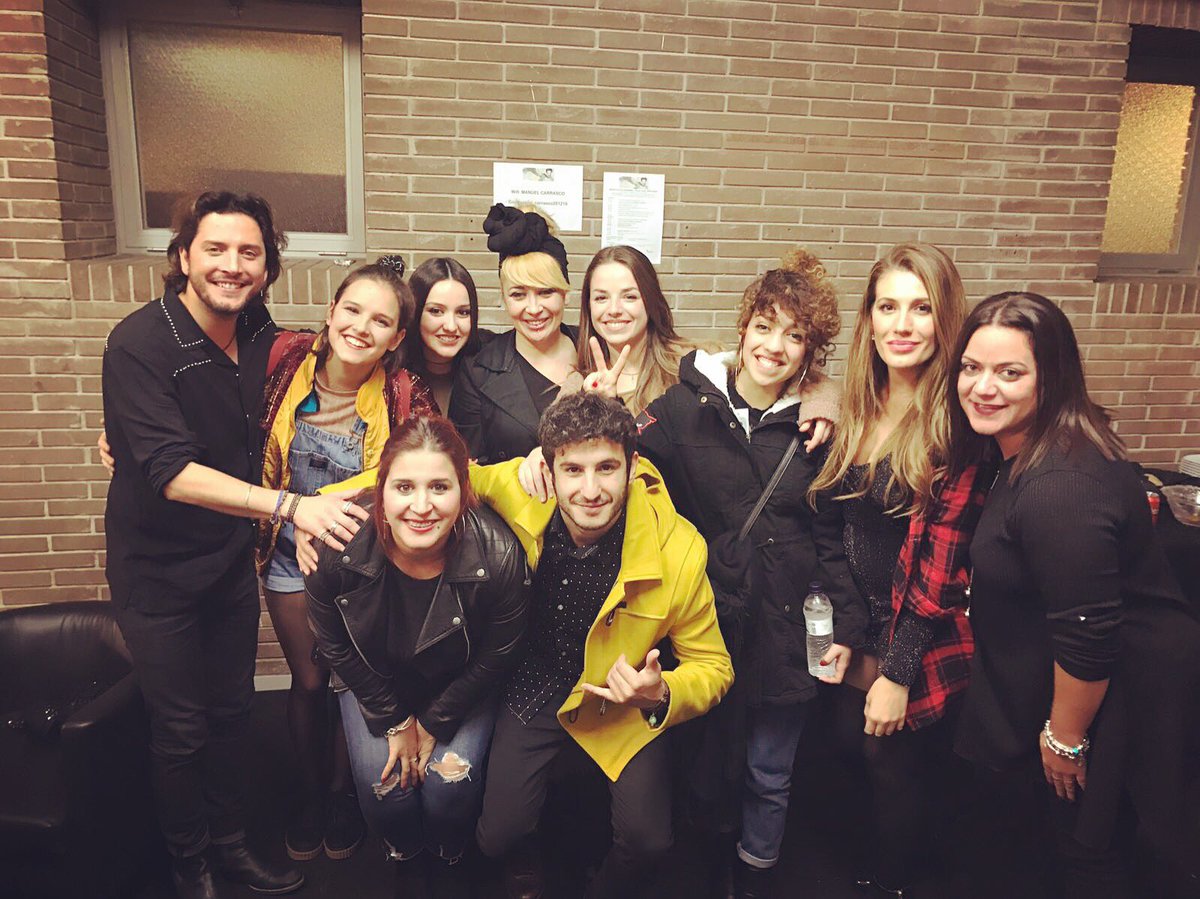 Como disfrutamos anoche! Q alegría veros <a href="/iraideiri/">IRAIDE</a> <a href="/EsmeraldaLaVoz/">Esmeralda La Voz</a> @charlycaliforny @CarlosTLaVoz @MariaCuLaVoz <a href="/SuzannaLaVoz/">Suzanna</a> @AlmuNavalon
