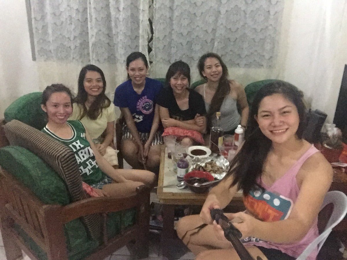iyenvillar's tweet photo. With my lovely insans!! 💕🍻🍸 https://t.co/InYYEzCe3k