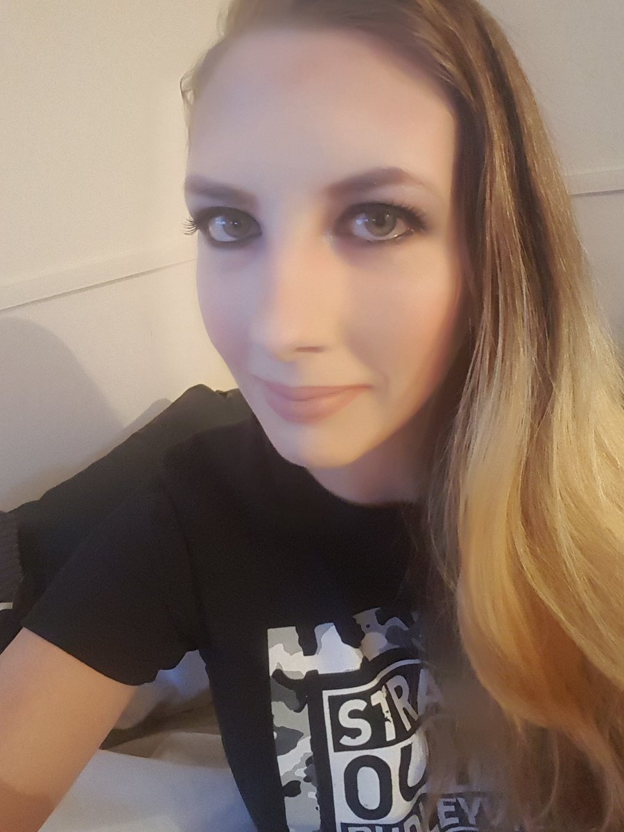 StaceImpactWFan's tweet image. Loving this look... loving the shirt more though 

@bullyray5150 @TestifyDVon 

#NeverOwnedAnythingWWEInMyLife #UntilNow