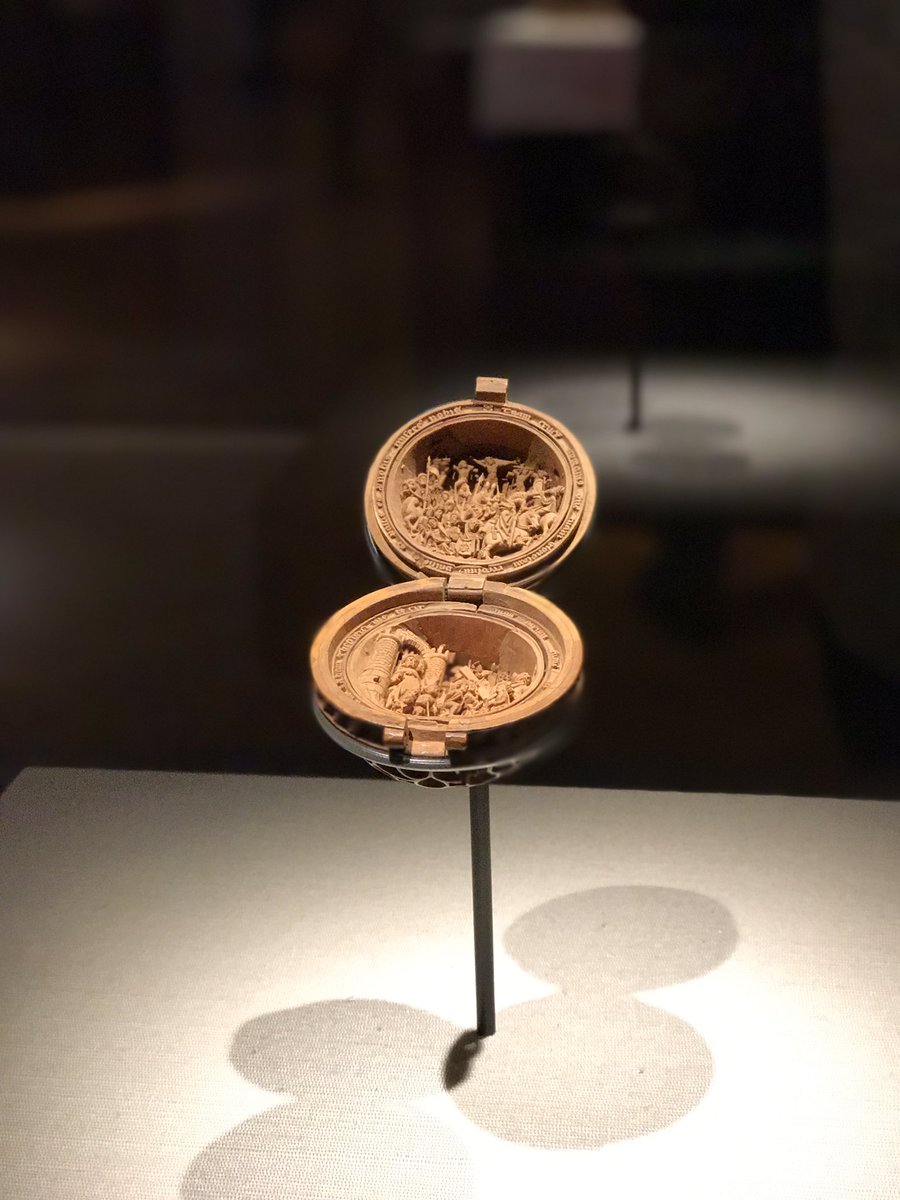 adrianhon's tweet photo. Gothic boxwood miniatures #miniago https://t.co/h4H3GHl0ES